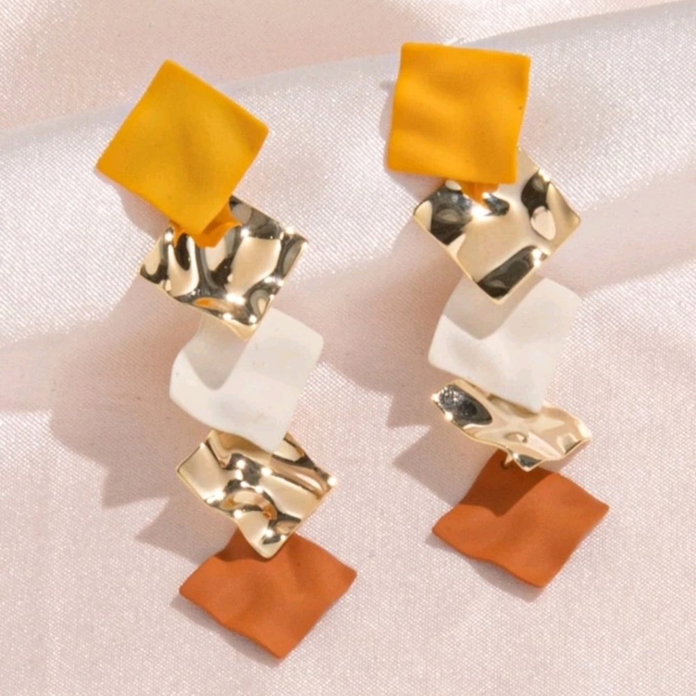 Colorblock square drop earrings.